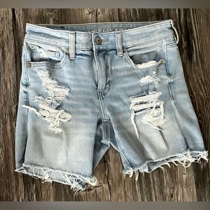 American Eagle Dream Short Light Wash Distressed Denim Shorts Size 6 Raw Hem